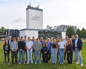 Gruppenbild der neuen Auszubildenden in der Kulmbacher Gruppe 2026